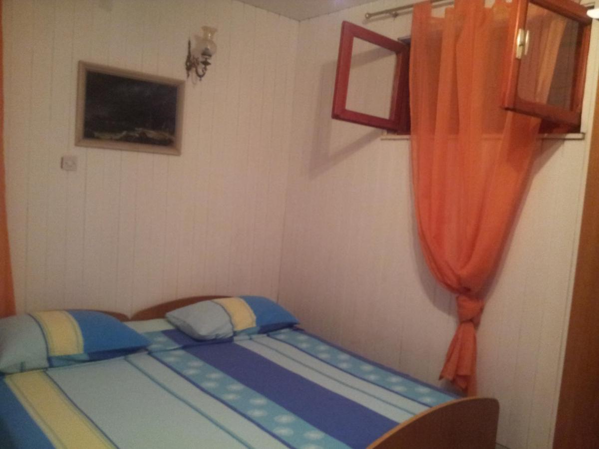 Zora Apartment Seget Vranjica Exterior photo